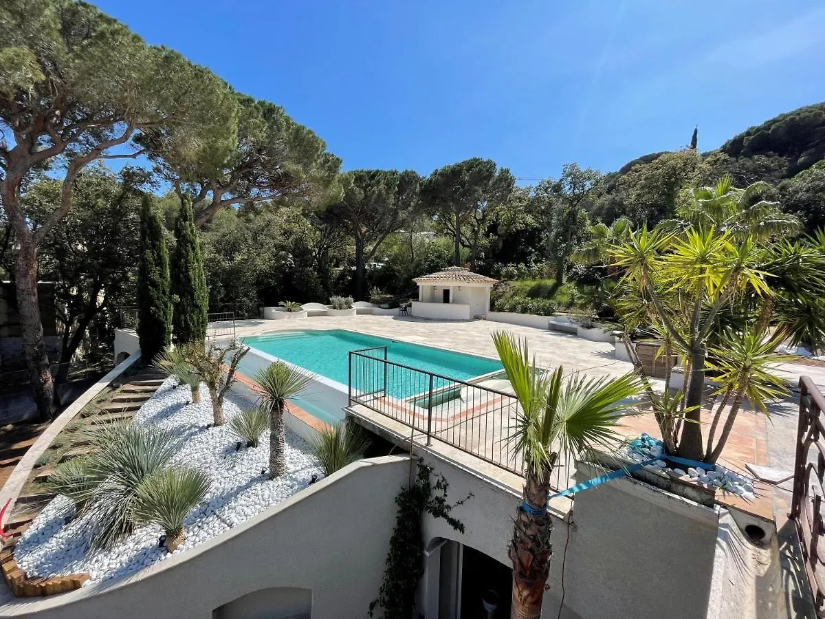 Magnifique Villa A 100 M Plage Climatisation Vue Mer Exceptionnelle Sainte-Maxime