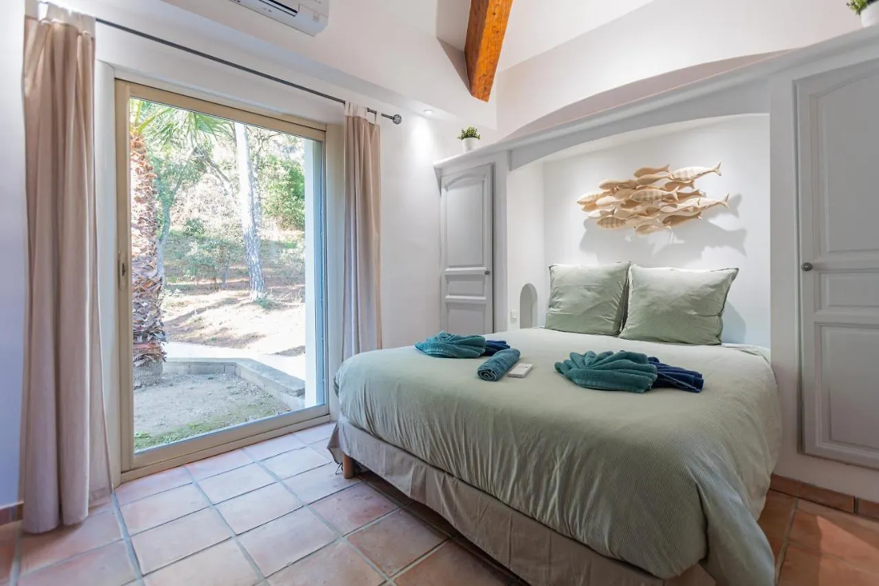 Magnifique Villa A 100 M Plage Climatisation Vue Mer Exceptionnelle Sainte-Maxime