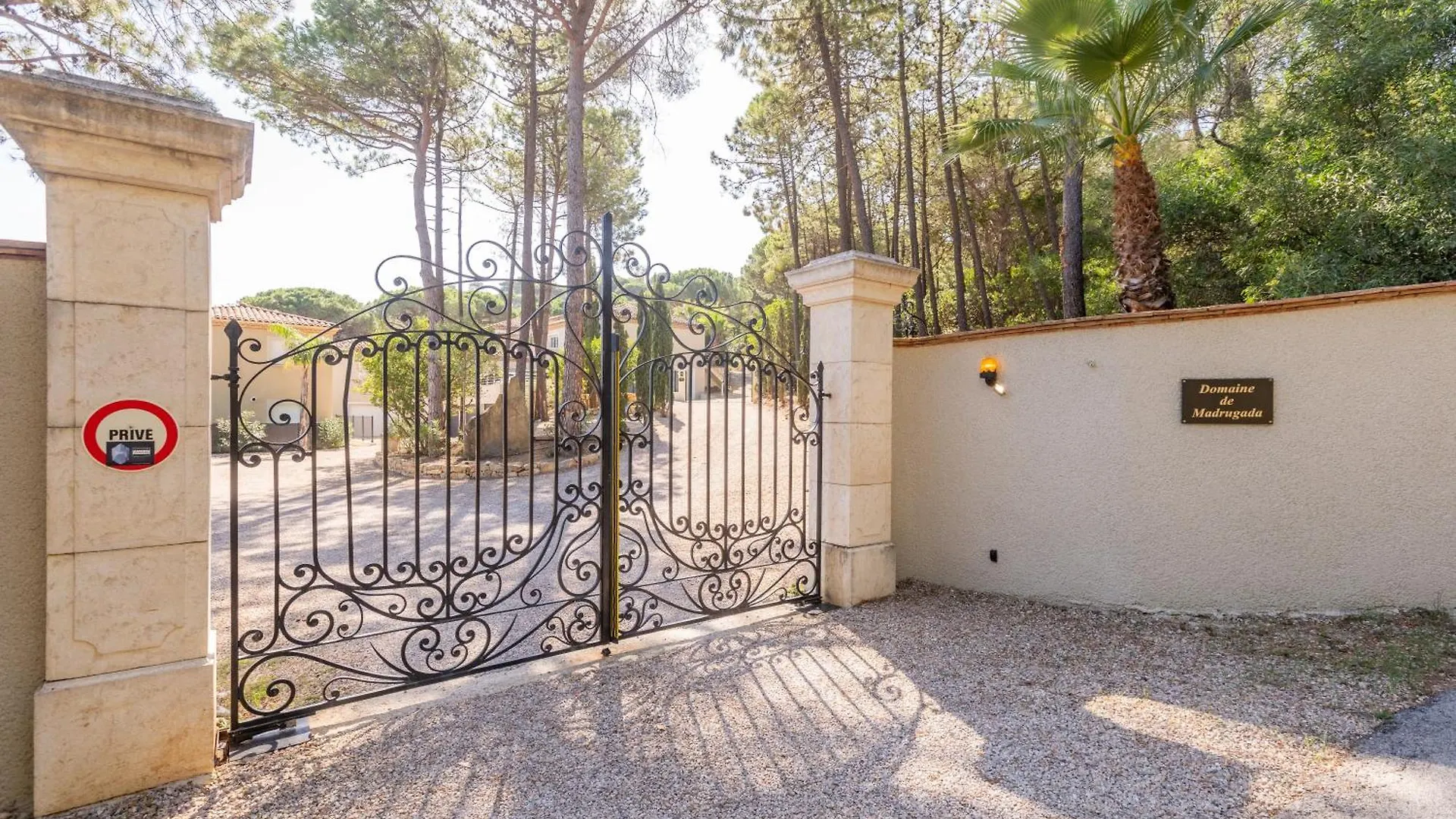 Magnifique Villa A 100 M Plage Climatisation Vue Mer Exceptionnelle Sainte-Maxime