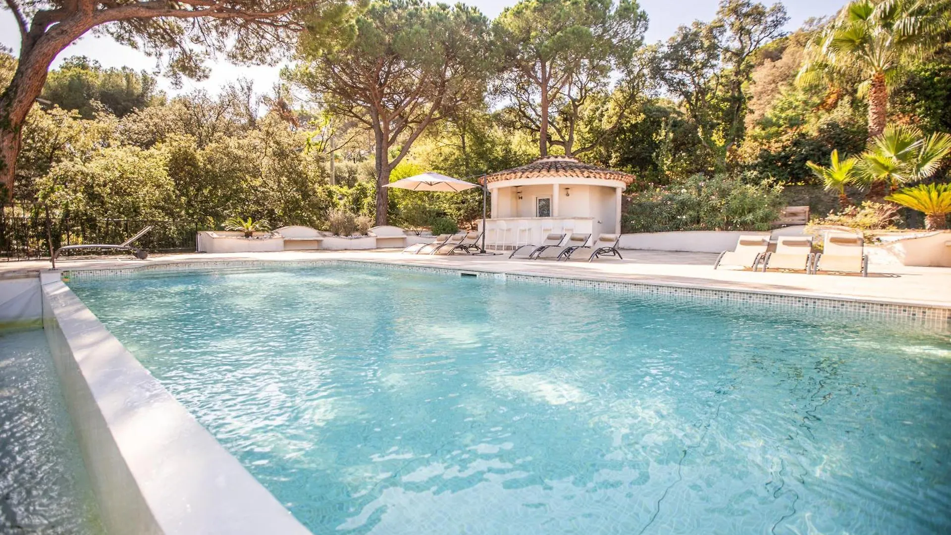 Magnifique Villa A 100 M Plage Climatisation Vue Mer Exceptionnelle Sainte-Maxime